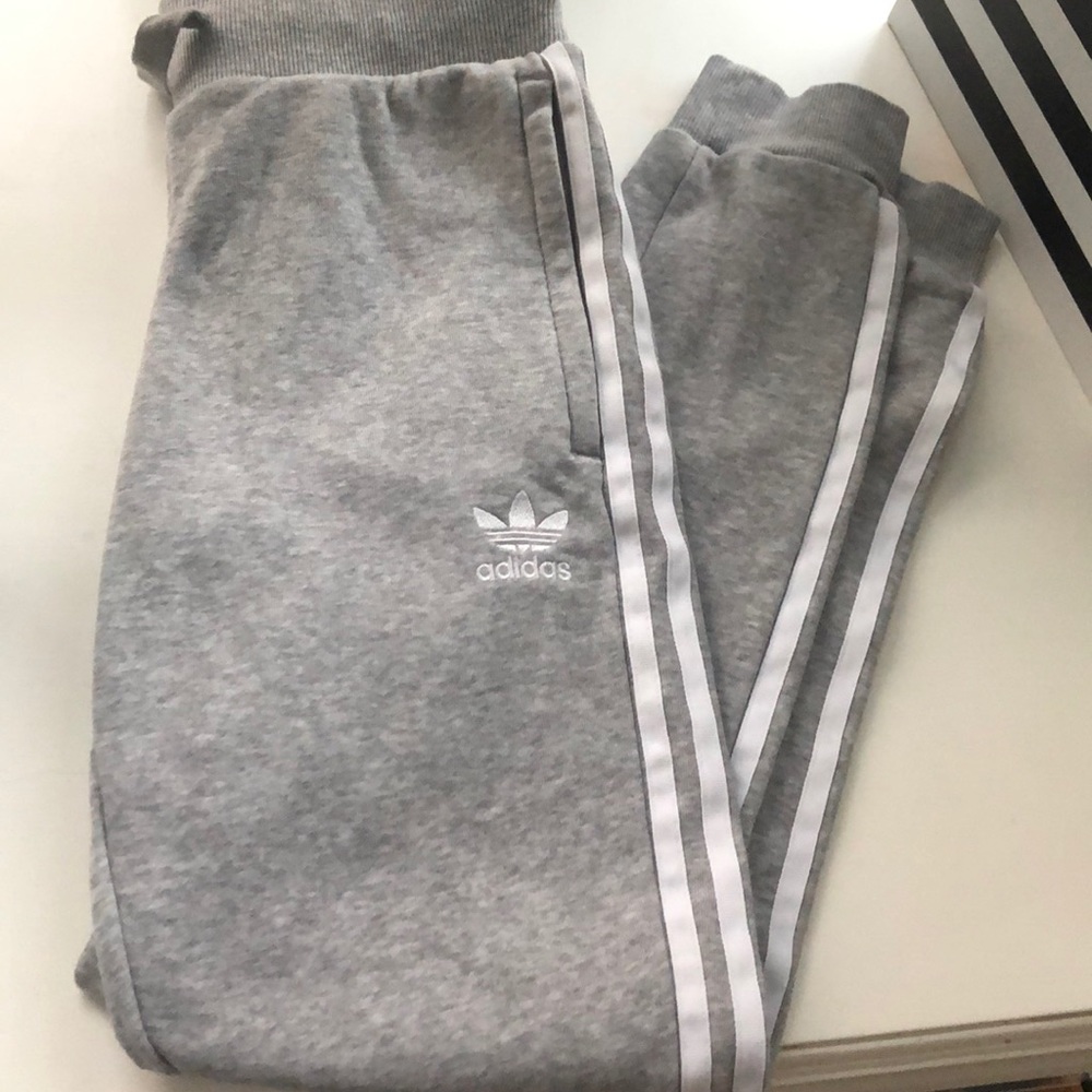 Cute Adidas gray sweatpants